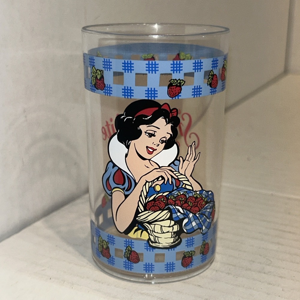 Vintage Kids Disney Snow White Plastic Cup Selandia D1